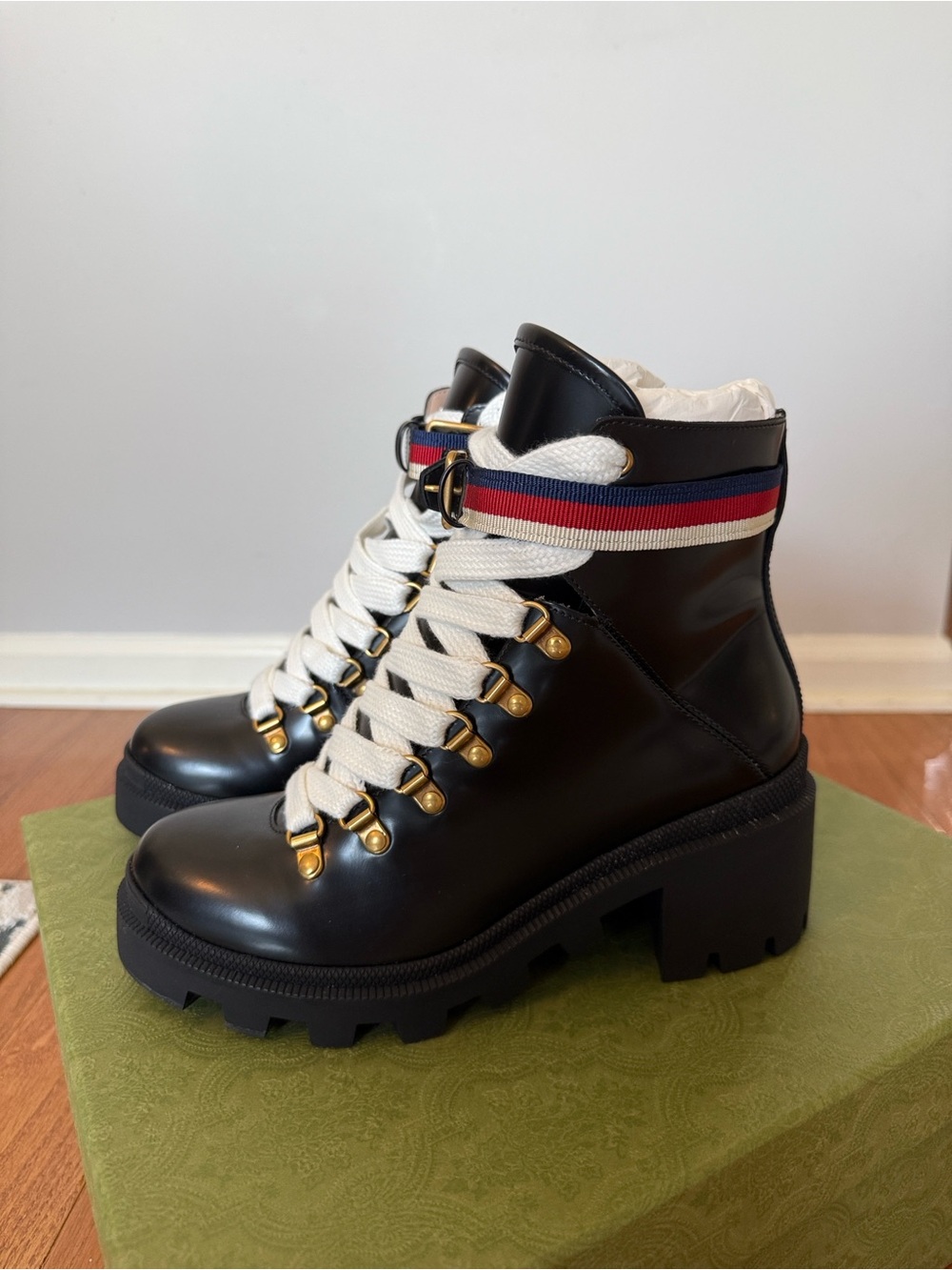 Gucci Women's Leather Ankle Boot with Sylvie Web Size 37.5 - Picture 1 of 8